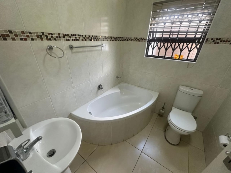 To Let 3 Bedroom Property for Rent in Vista Park Free State